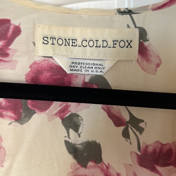 Stone Cold Fox Fox Robe Rose - Picture 4 of 4